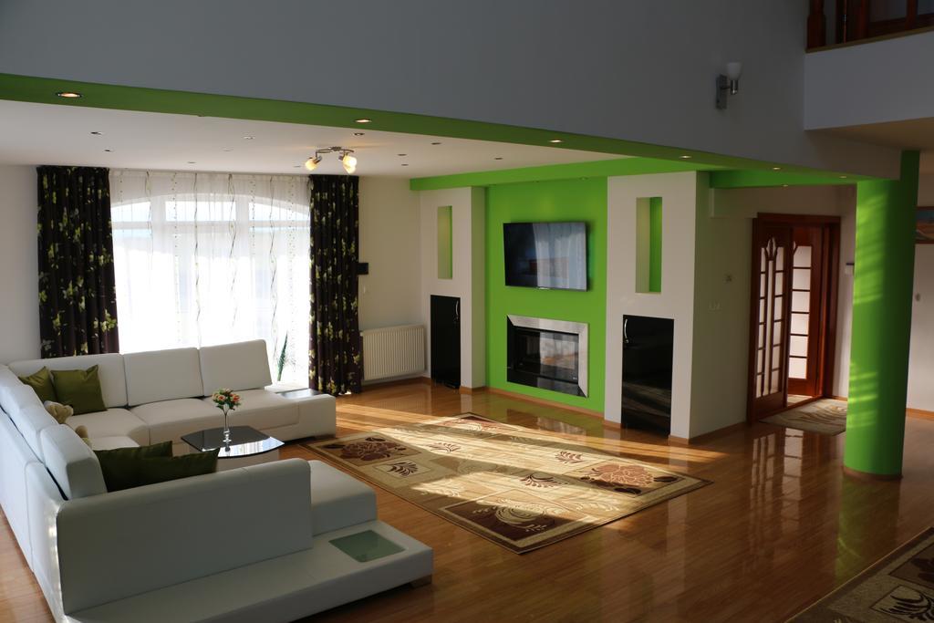 Sanderson Apartments М'єркуря-Чук Номер фото
